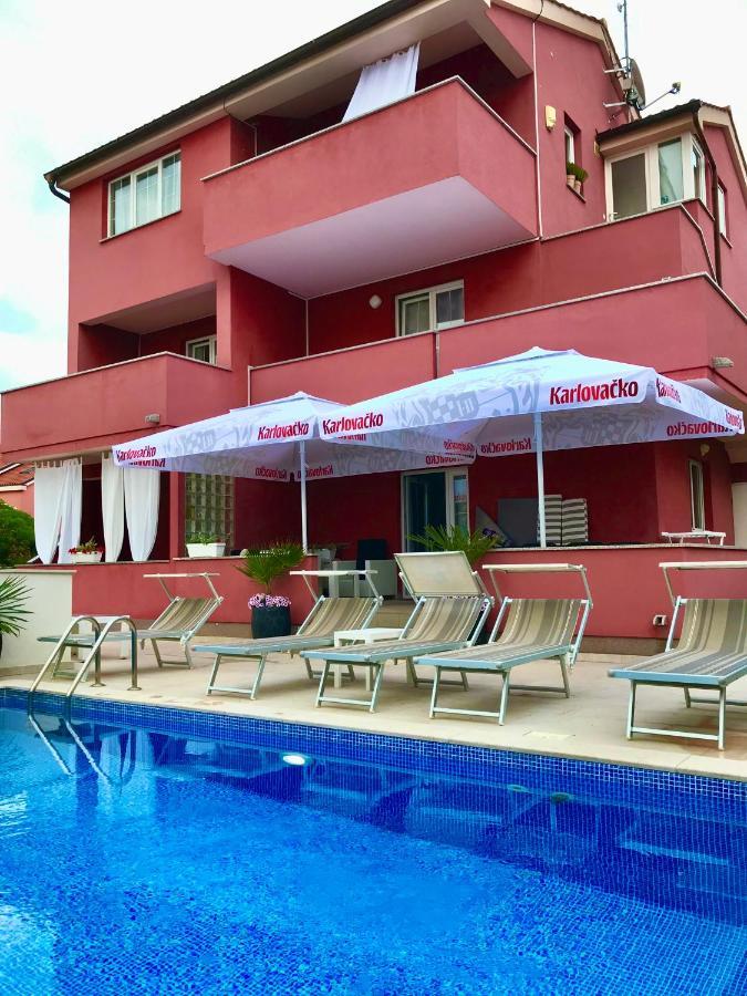 Apartments Mare 푸나트 외부 사진