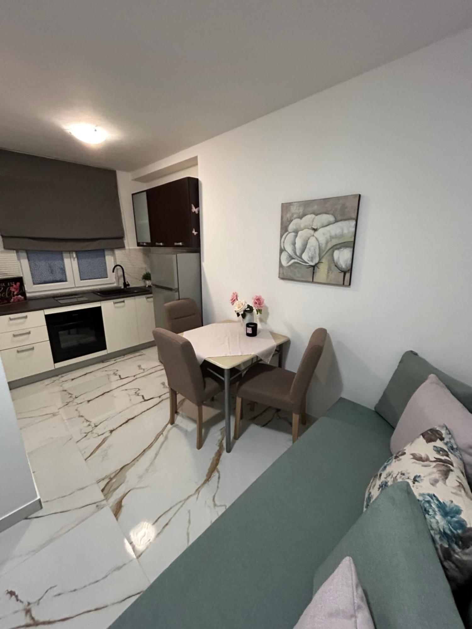 Apartments Mare 푸나트 외부 사진