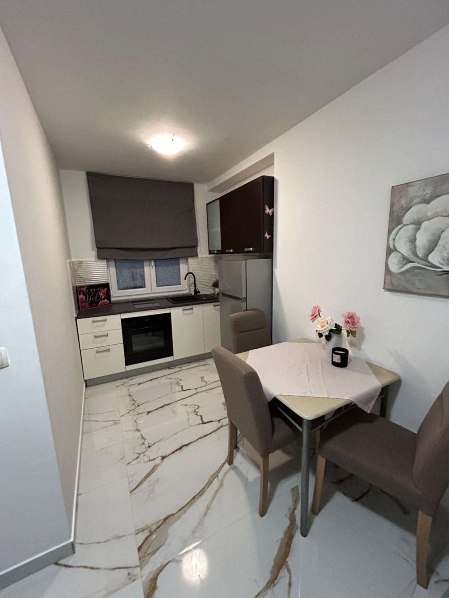 Apartments Mare 푸나트 외부 사진