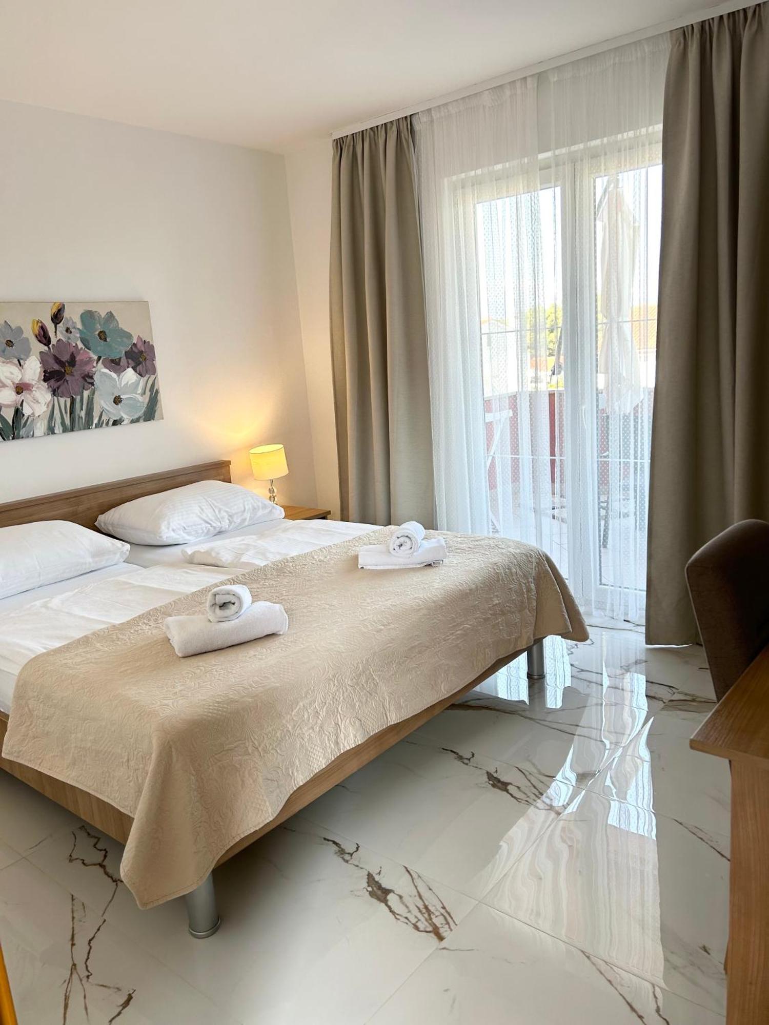 Apartments Mare 푸나트 외부 사진