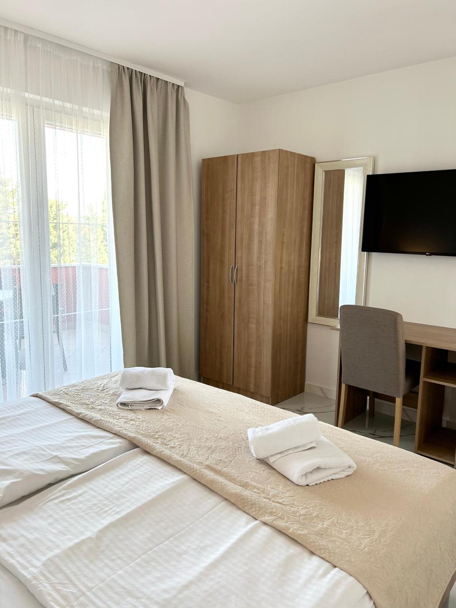 Apartments Mare 푸나트 외부 사진